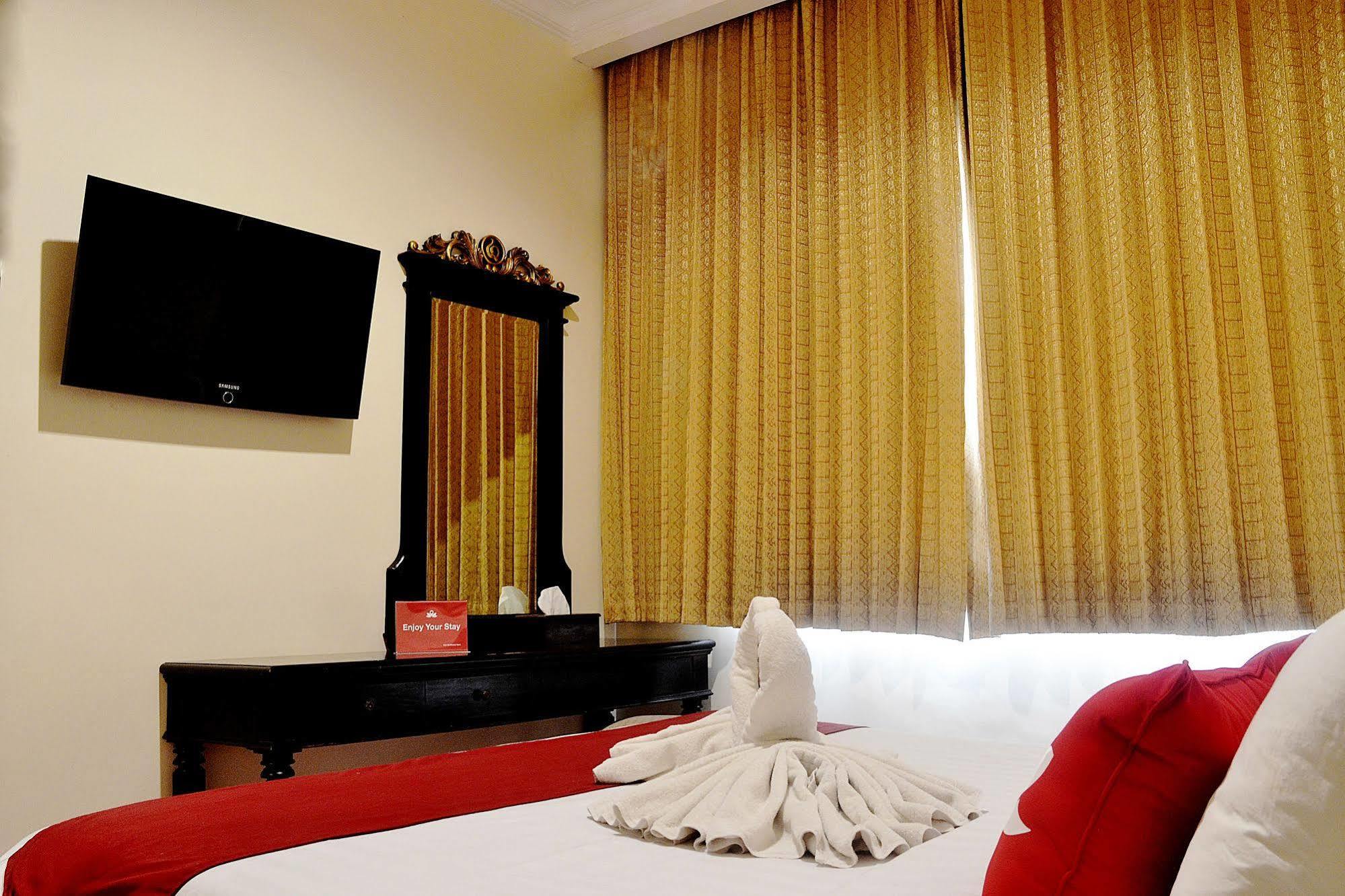 Zen Rooms Sultan Iskandar Muda Surabaya Eksteriør bilde