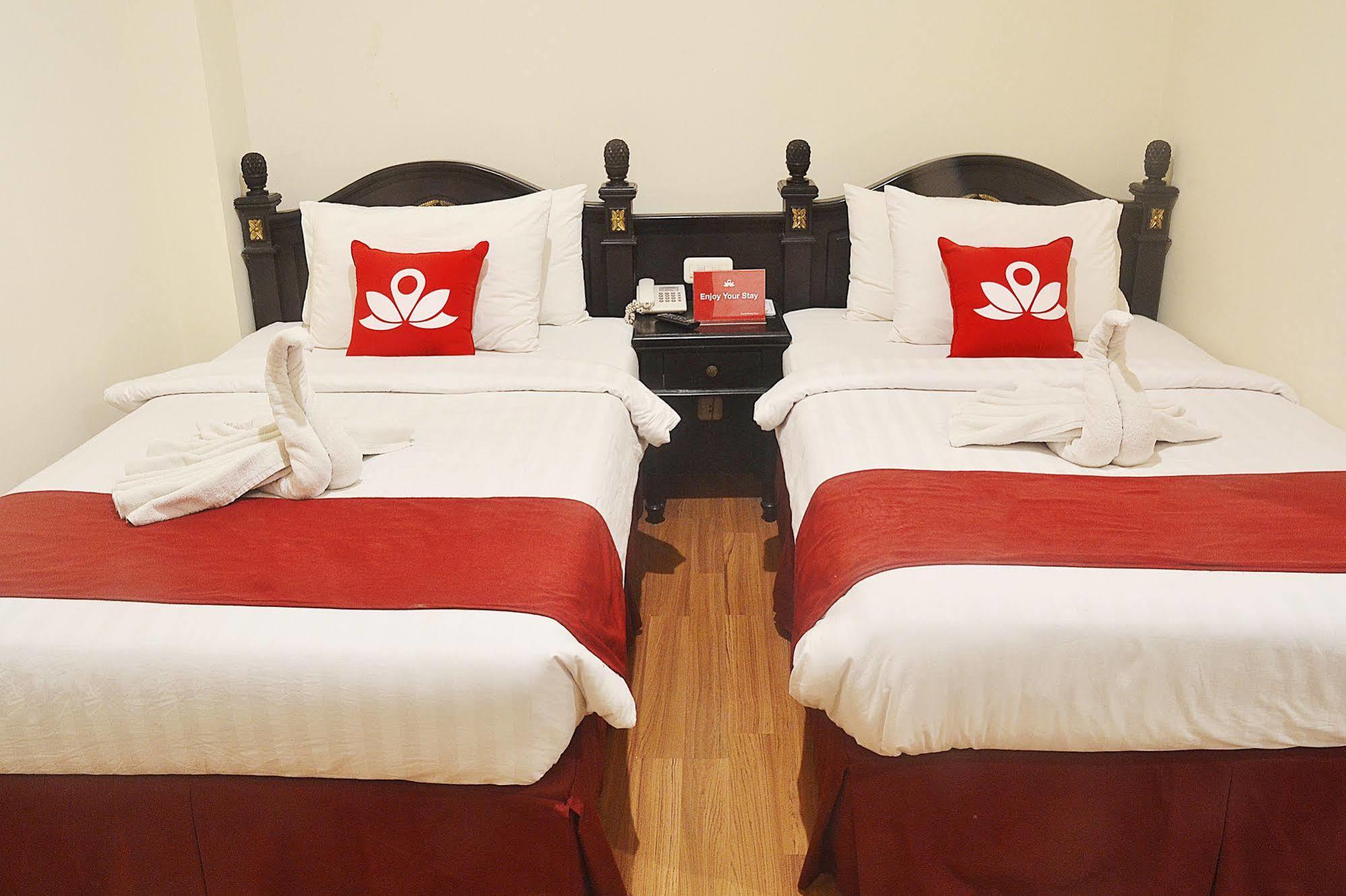 Zen Rooms Sultan Iskandar Muda Surabaya Eksteriør bilde