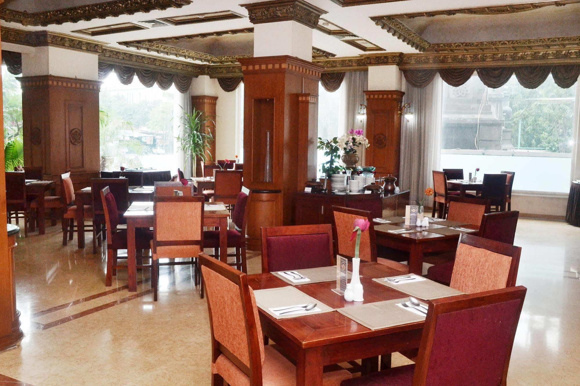 Zen Rooms Sultan Iskandar Muda Surabaya Eksteriør bilde