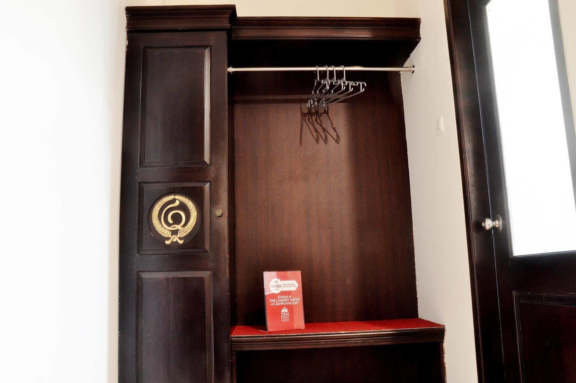 Zen Rooms Sultan Iskandar Muda Surabaya Eksteriør bilde
