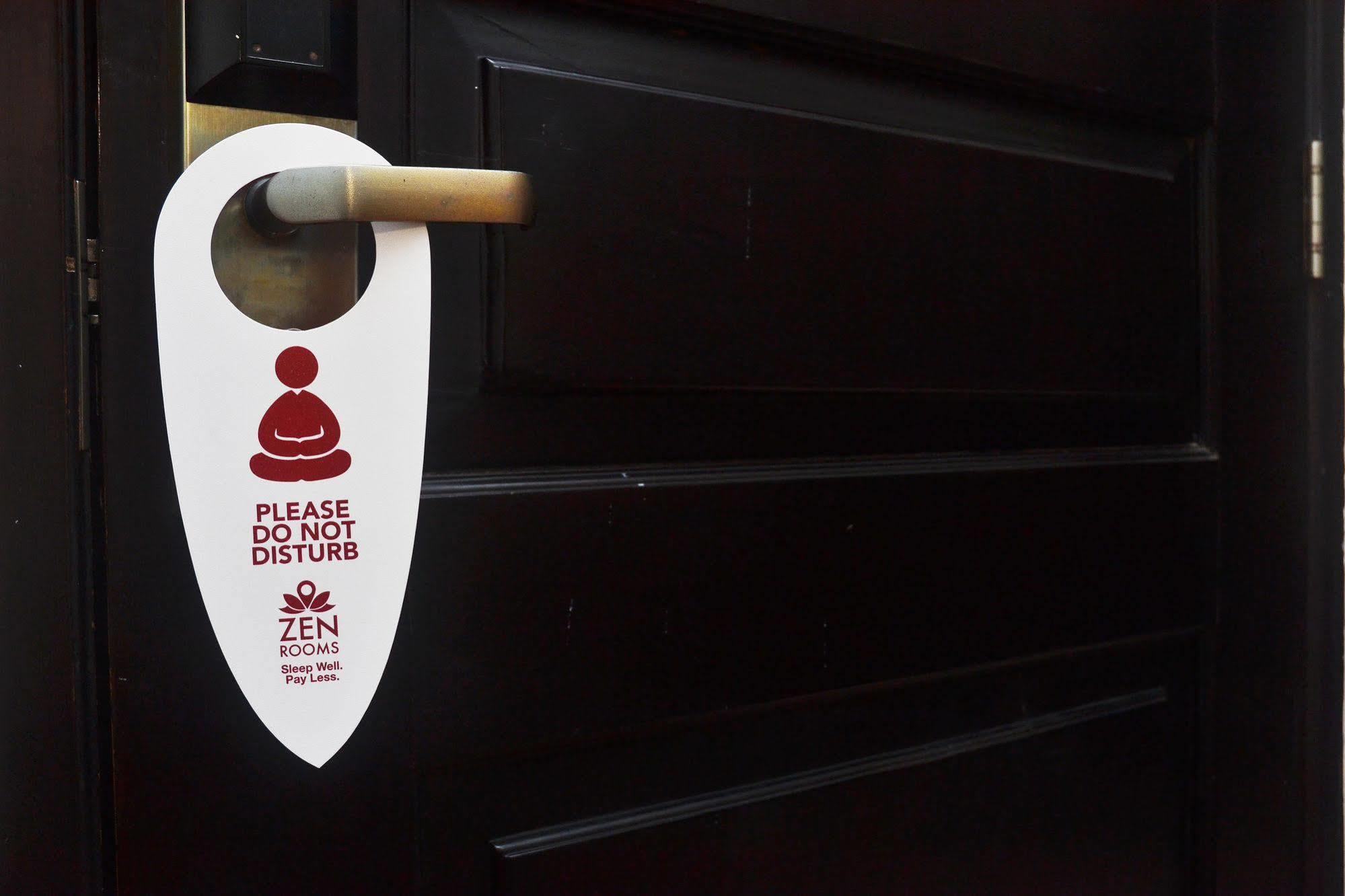 Zen Rooms Sultan Iskandar Muda Surabaya Eksteriør bilde